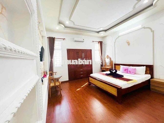 Nhà 2 lầu full nội thất KDC Hồng Phát