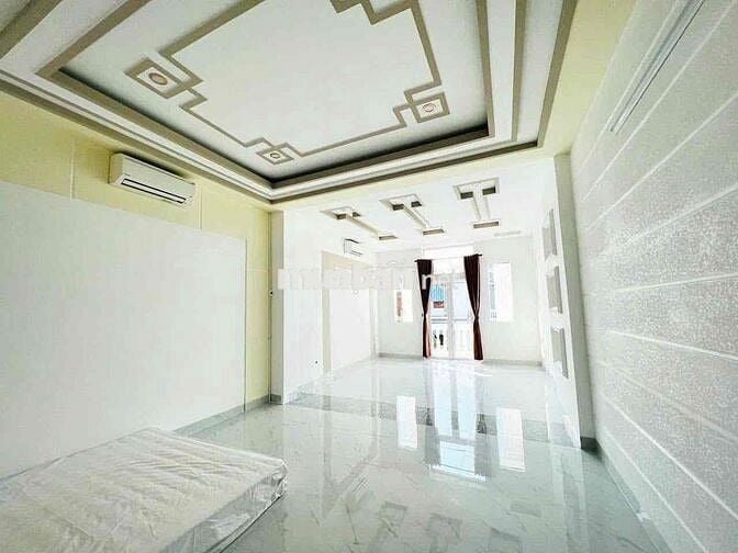 Nhà 2 lầu full nội thất KDC Hồng Phát