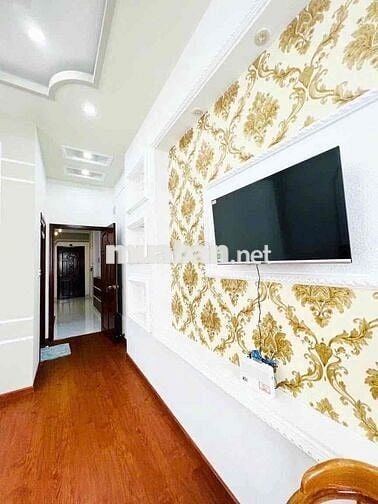 Nhà 2 lầu full nội thất KDC Hồng Phát