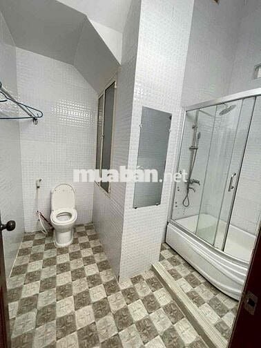 Nhà trệt lầu 3 máy lạnh KDC Hồng Phát