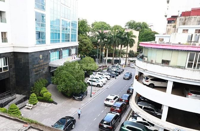 Bán nhà phố Xã Đàn, Đống Đa, view hồ Xã Đàn, 2 mặt thoáng vĩnh viễn