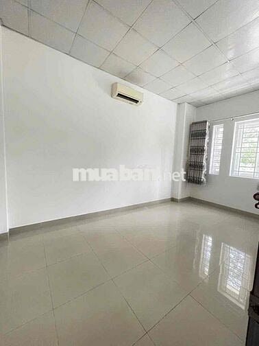 Nhà trệt lầu 3 máy lạnh KDC Hồng Phát