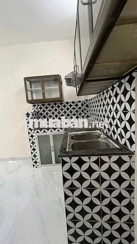 NHÀ 2 TẦNG, DT (4X7)M2 NỞ HẬU, HẺM XE HƠI TỞI CỬA, GIÁ 4,05 TỶ CÒN TL