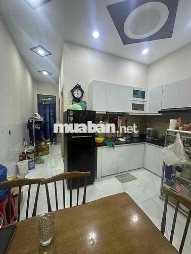 Nhà Phố Nguyễn Cửu Phú , DT 4x18,7 , 3PN ,3WC , SHR .