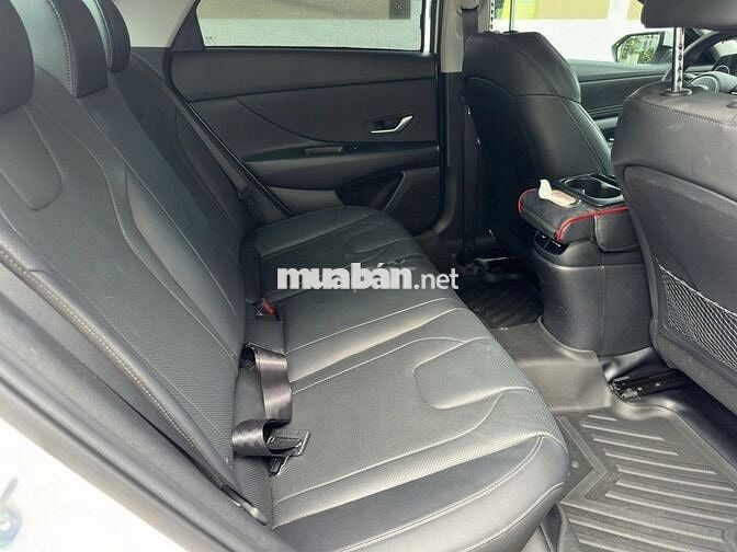 Hyundai Elantra 1.6 AT Bản Full  2024 - 18000 km