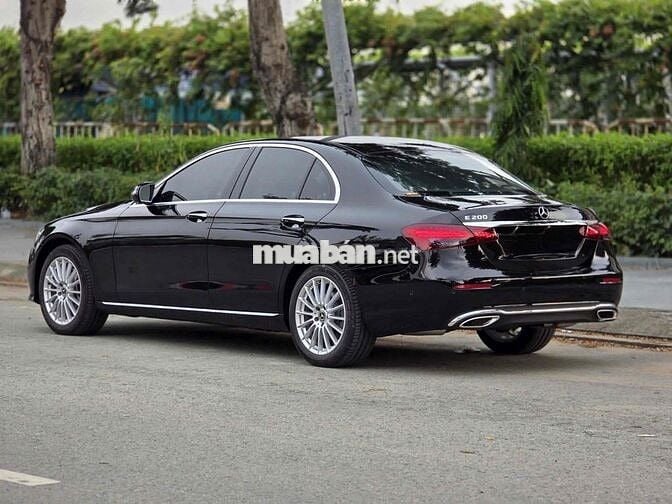Mercedes Benz E200 2022 Exclusive - Bank 90%