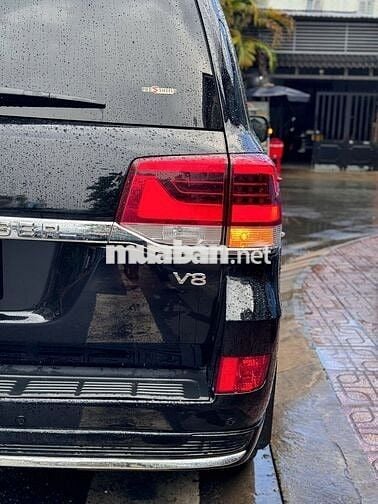 Toyota Land Cruiser nâng cấp Full LC300 2020