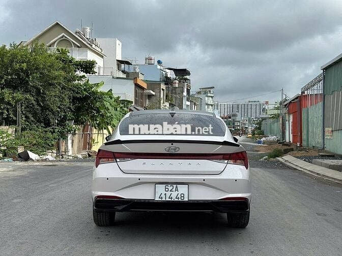 Hyundai Elantra 1.6 AT Bản Full  2024 - 18000 km