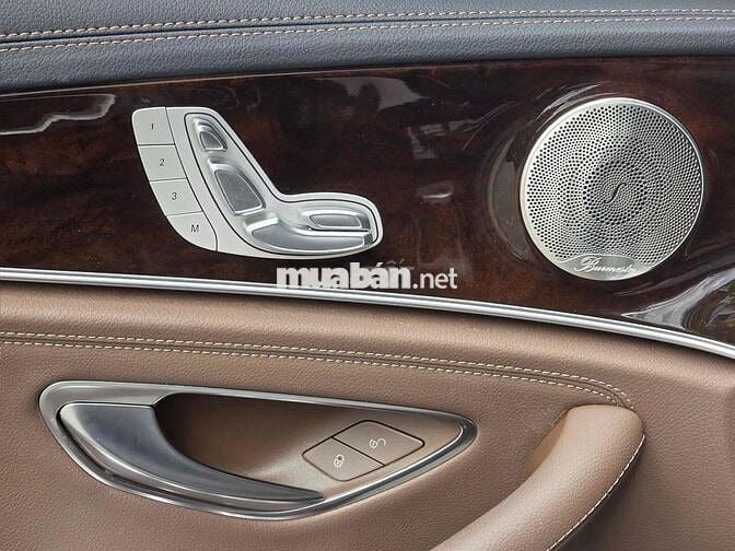 Mercedes Benz E200 2022 Exclusive - Bank 90%