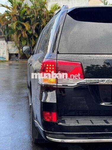 Toyota Land Cruiser nâng cấp Full LC300 2020