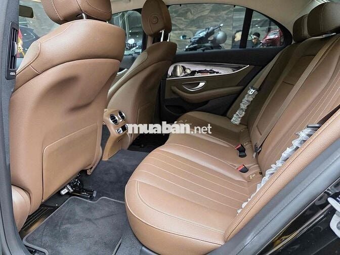 Mercedes Benz E200 2022 Exclusive - Bank 90%