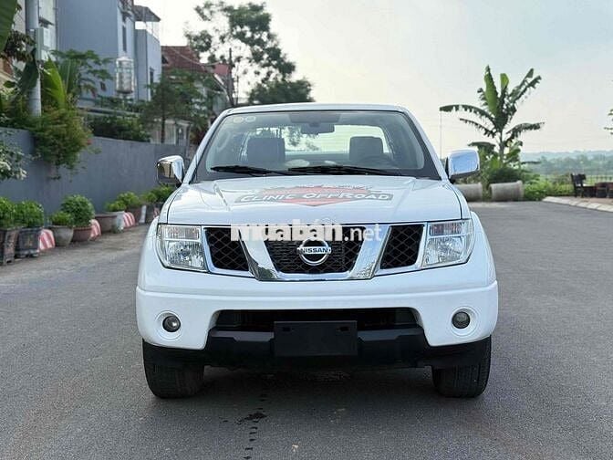 Nissan Navara 2013 LE 2.5MT 4WD - 150000 km