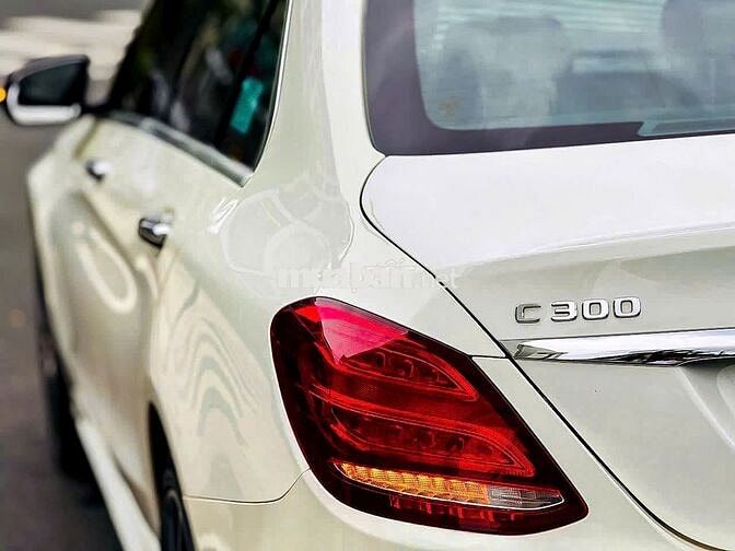 Mercedes Benz C300 AMG model 2018 Full option