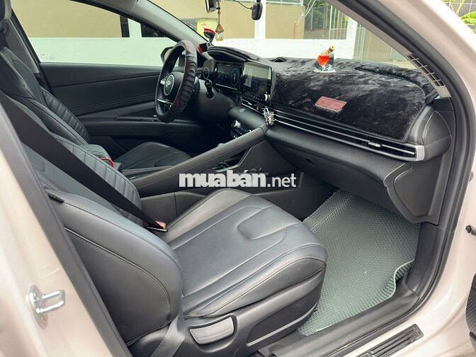 Hyundai Elantra 1.6 AT Bản Full  2024 - 18000 km