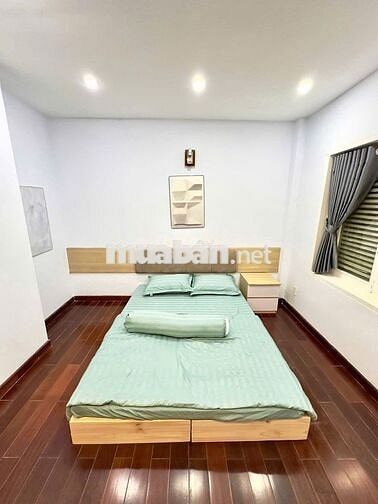 Cho thuê nhà HXH Nguyễn Trung Ngạn P Bến Nghé Q1