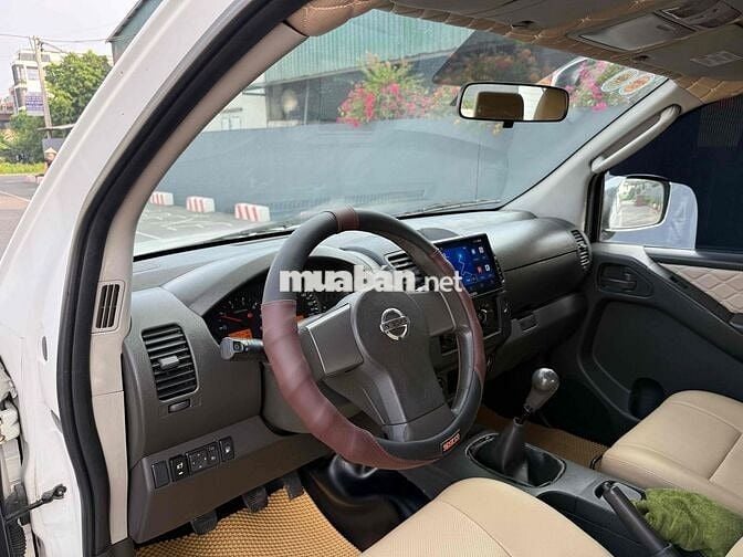 Nissan Navara 2013 LE 2.5MT 4WD - 150000 km