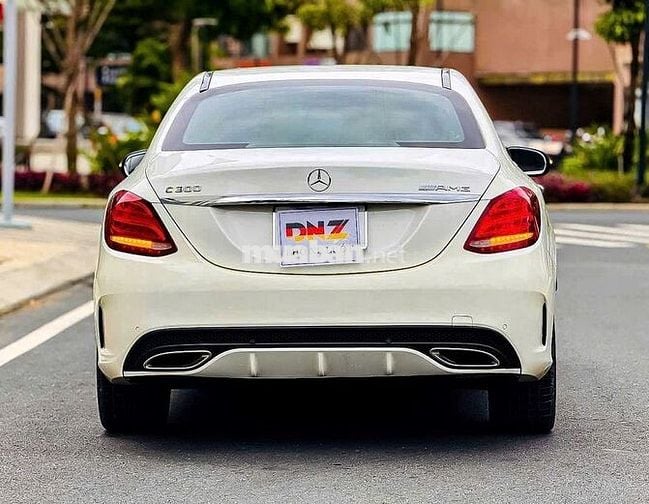 Mercedes Benz C300 AMG model 2018 Full option