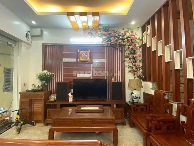 Bán gấp siêu phẩm Cầu Giấy, ô tô đỗ cửa, MT 5m, giá nhỉnh 12 tỷ