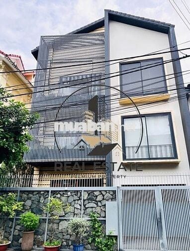 NHÀ ĐƯỜNG VÕ OANH DT: 8X20M TRỆT 3 LẦU CHO THUÊ