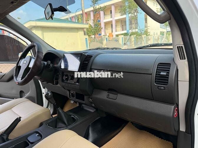 Nissan Navara 2013 LE 2.5MT 4WD - 150000 km