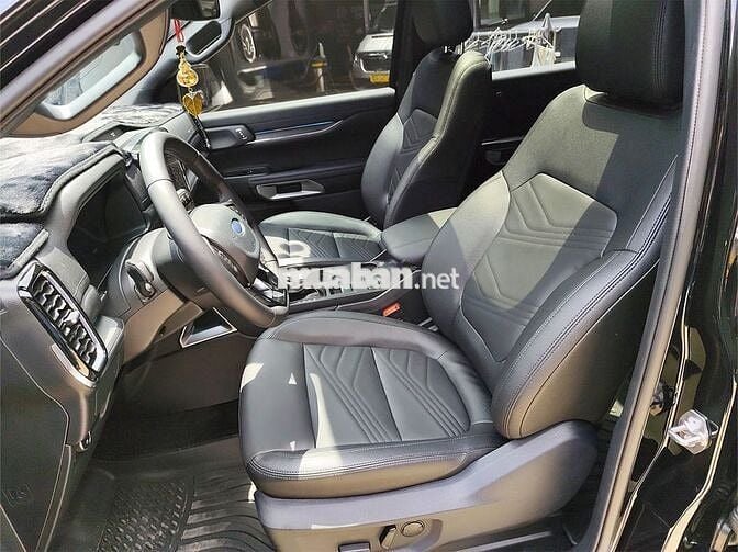 Ford Everest 2025 Titanium 2.0L 4x2 AT - 980 km
