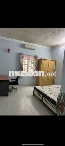 Cho thuê nhà liền kề hẻm ba gác 1pn full nội thất gần becamex