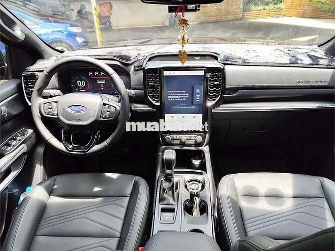 Ford Everest 2025 Titanium 2.0L 4x2 AT - 980 km