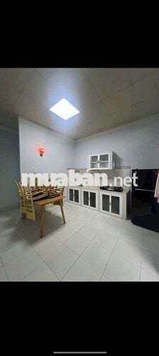 Cho thuê nhà liền kề hẻm ba gác 1pn full nội thất gần becamex