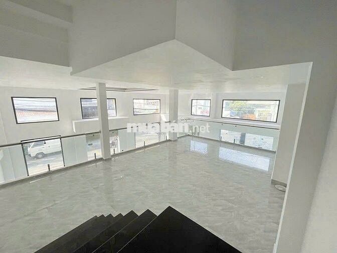 Cho Thuê Nhà Đường Trịnh Đình Trọng, Quận Tân Phú - Ngang 8m Có Sân Xe