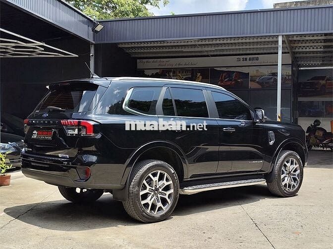 Ford Everest 2025 Titanium 2.0L 4x2 AT - 980 km