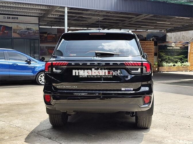 Ford Everest 2025 Titanium 2.0L 4x2 AT - 980 km