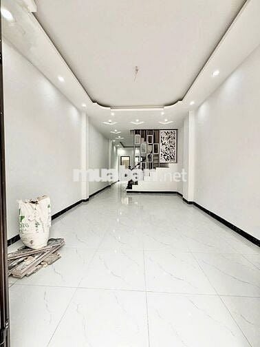 CHỈ 2.55 T CÓ NGAY NHÀ 4Tx32m, Ô TÔ ĐỖ CỔNG, GẦN TRƯỜNG THCS CAO VIÊN