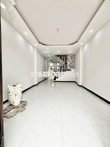 CHỈ 2.55 T CÓ NGAY NHÀ 4Tx32m, Ô TÔ ĐỖ CỔNG, GẦN TRƯỜNG THCS CAO VIÊN