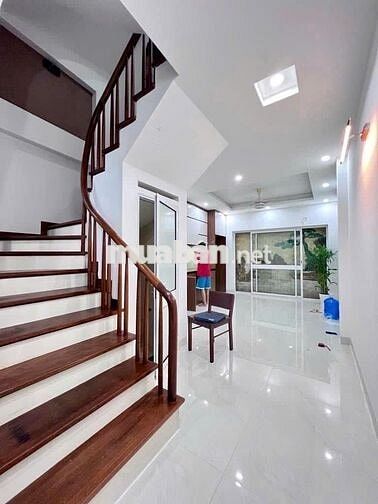 Nhà Cao Viên,DT 33mX3T,.Ôtô đỗ cửa.gần CỤM CN THANH OAI,Giá chỉ 2,5tỷ