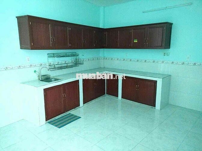 chính chủ bán gấp nhà nát 75m2 thổ cư 100%,shr ngay TT Đức Hoà