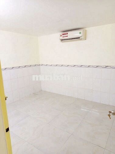 Nhà Mới 4.5x17m Có 2PN, 2WC Sẵn Máy Lạnh Gần CVPM Quang Trung 6tr/th
