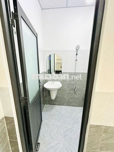 Nhà liền kề mới 100% Phú Hòa, Thủ Dầu Một Sạch đẹp như hình, đường oto