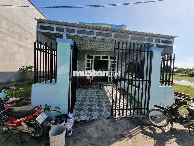 chính chủ bán gấp nhà nát 75m2 thổ cư 100%,shr ngay TT Đức Hoà