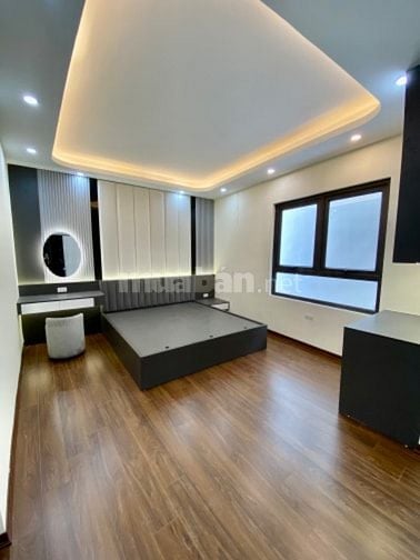 CHÍNH CHỦ BÁN NHÀ PHỐ HỒNG TIẾN 37M X6 TẦNG THANG MÁY, Ô TÔ ĐỖ CỔNG!