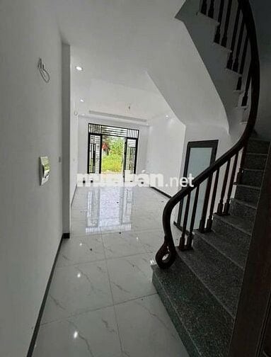 ĐẦU TƯ LÀ LỜI chỉ 1 căn xây 33M-ÔTÔ đỗ cửa-gần chợ,5p ra DH TDTT,QL6