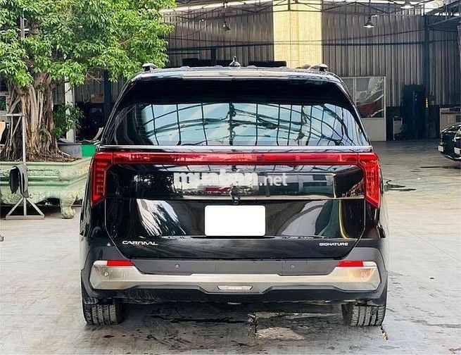CARNIVAL SIG DẦU 2024 LƯỚT 6.000 KM NHƯ MỚI