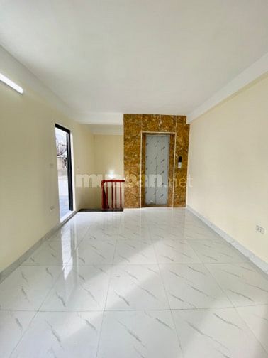 CHÍNH CHỦ BÁN NHÀ PHỐ HỒNG TIẾN 37M X6 TẦNG THANG MÁY, Ô TÔ ĐỖ CỔNG!