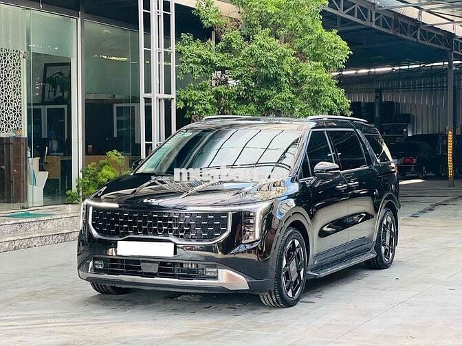 CARNIVAL SIG DẦU 2024 LƯỚT 6.000 KM NHƯ MỚI