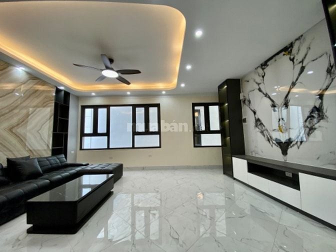 CHÍNH CHỦ BÁN NHÀ PHỐ HỒNG TIẾN 37M X6 TẦNG THANG MÁY, Ô TÔ ĐỖ CỔNG!