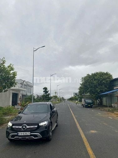 MT LÊ DUẨN – TRUNG TÂM THỊ XÃ KIẾN TƯỜNG - LA . DT 100m2 Giá 1.550TL