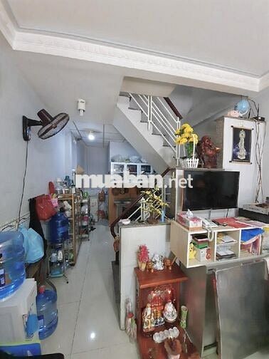 Nhà 3 tầng BTCT 27m2 – HXH, Gần Hồ Bá Kiện, CMT8, chỉ 3.95 tỷ, Quận 10