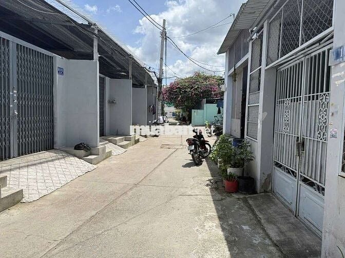 BÁN ĐẤT TẶNG DÃY TRỌ 5 PHÒNG. DT. 63,7M2 - 4 X 16.2, GIÁ 3.8 TỶ