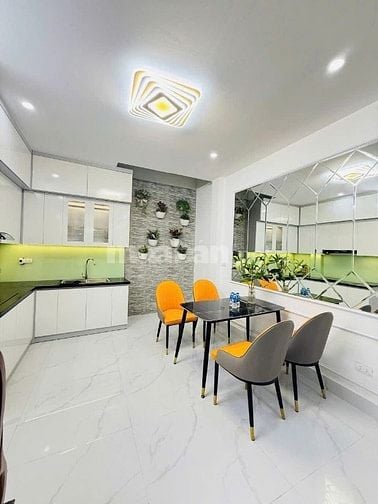  🔥 NHÀ ĐẸP Ở NGAY TRUNG TÂM PHỐ CỔ - 9,5 TỶ - OTO TRÁNH 40M 