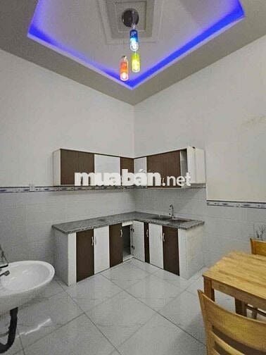 Nhà đẹp trệt 1 lầu 625tr, DT 4x11, 2 phòng ngủ ngay choẹ Mỹ Hạnh