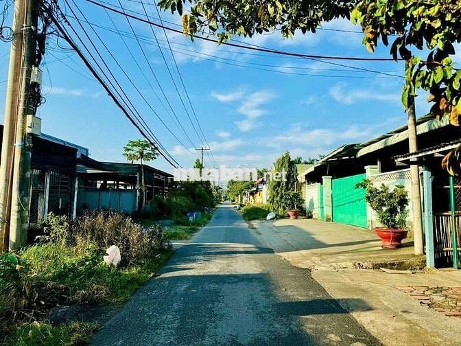 ĐẤT SUỐI LỘI, 8M X 25M, THỔ CƯ, GIÁ NGỘP 320 TRIỆU, CÒN THƯƠNG LƯỢNG.